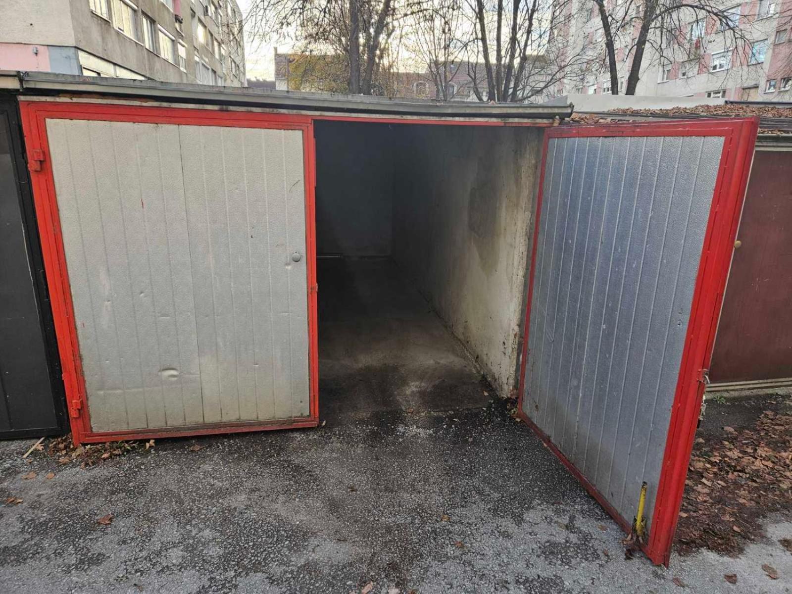 Apartman Centar Bulevar Ex Sa Garazom Banyaluka Dış mekan fotoğraf
