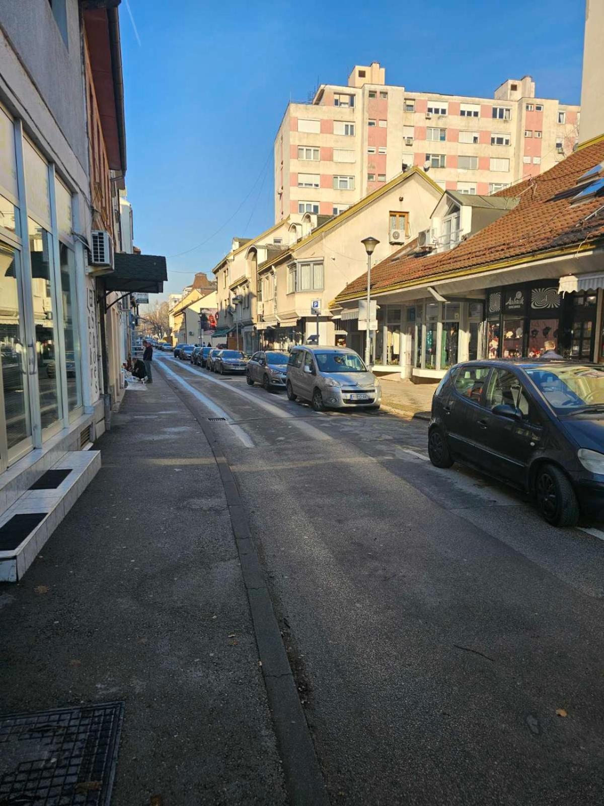 Apartman Centar Bulevar Ex Sa Garazom Banyaluka Dış mekan fotoğraf