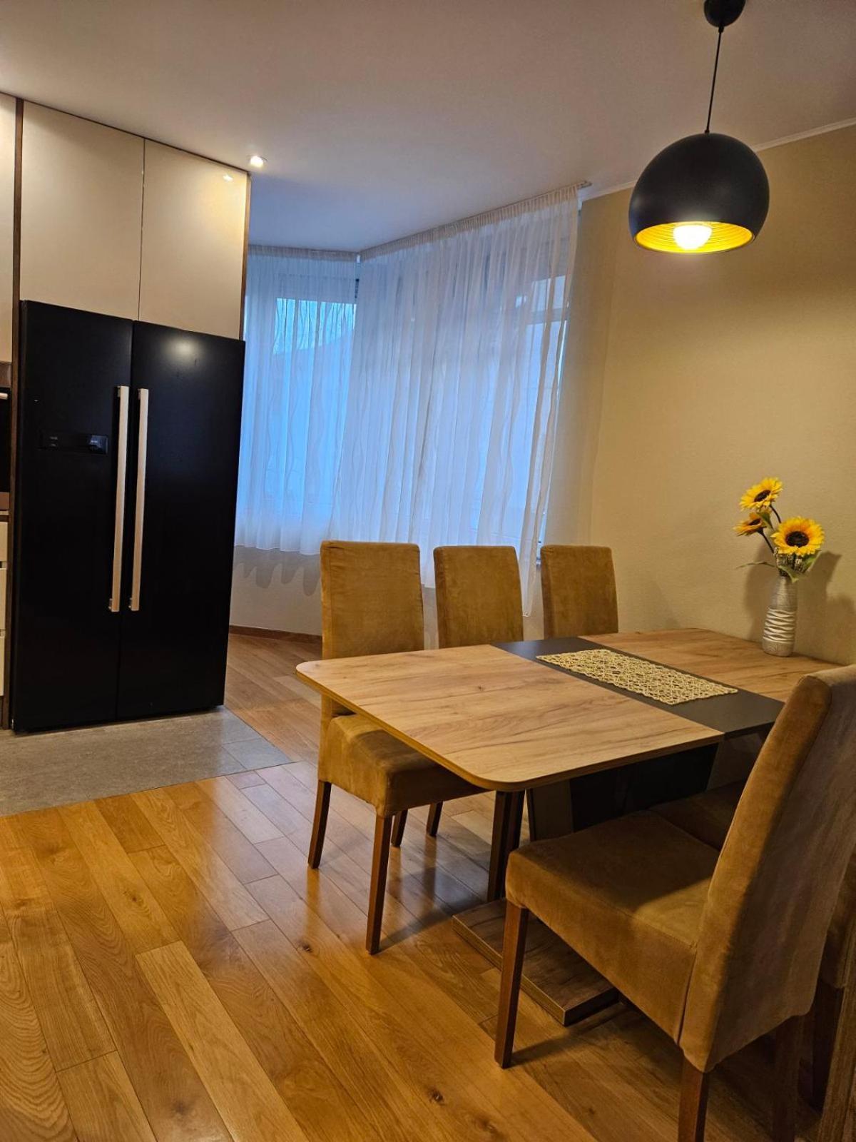 Apartman Centar Bulevar Ex Sa Garazom Banyaluka Dış mekan fotoğraf