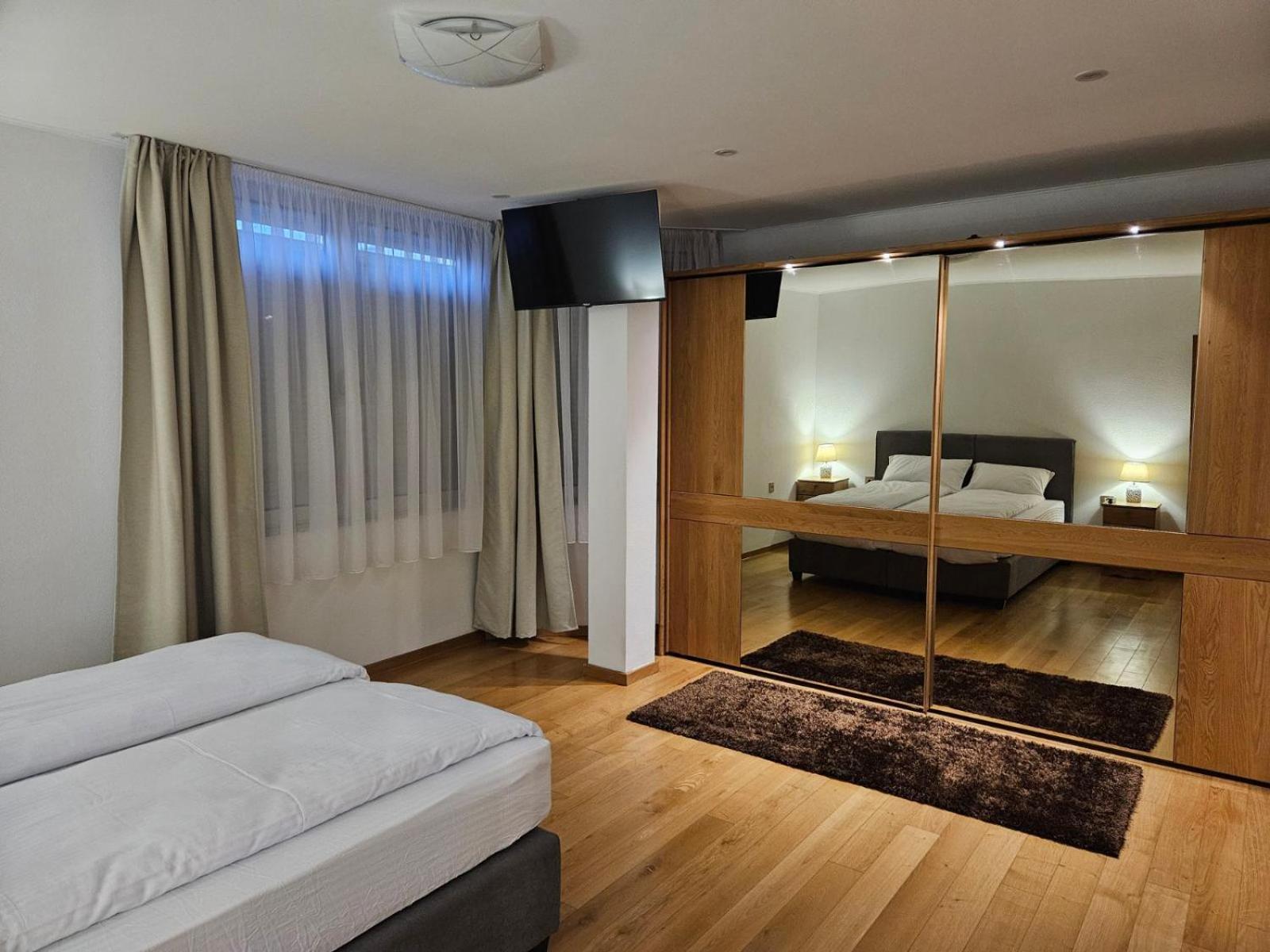 Apartman Centar Bulevar Ex Sa Garazom Banyaluka Dış mekan fotoğraf